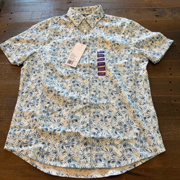Men's Blue and White Patterned performance seersucker Shirt - Picture 1 of 5